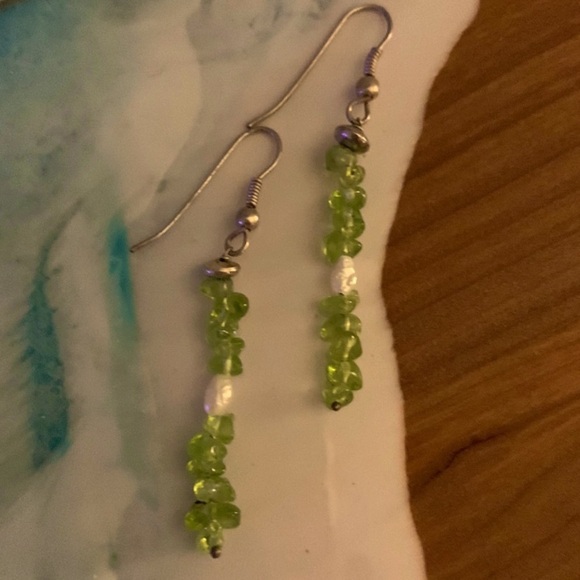 2x drop earrings w/ fresh water pearl accent- french hook. Made India - Picture 3 of 8